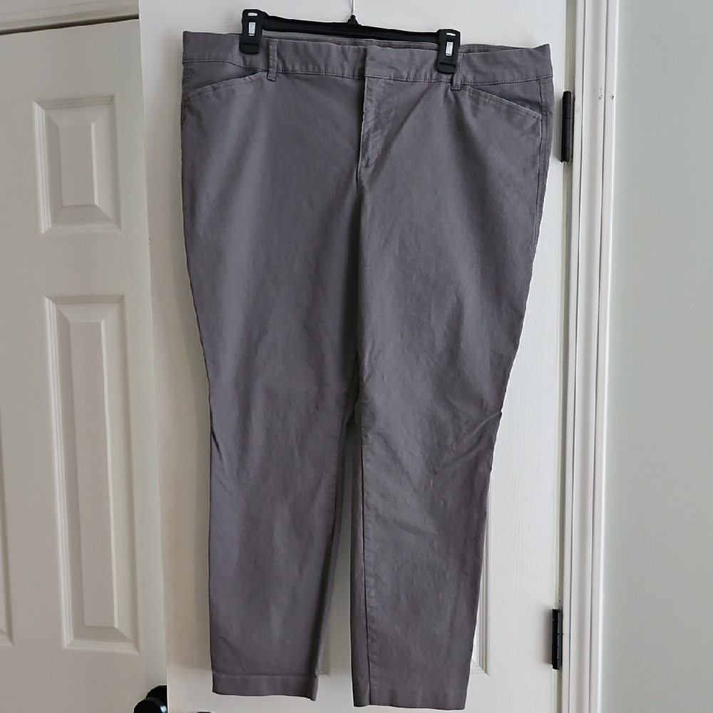 Old Navy Women's Mid-Rise Pixie Chino Ankle Pants 18 - Blank Slate